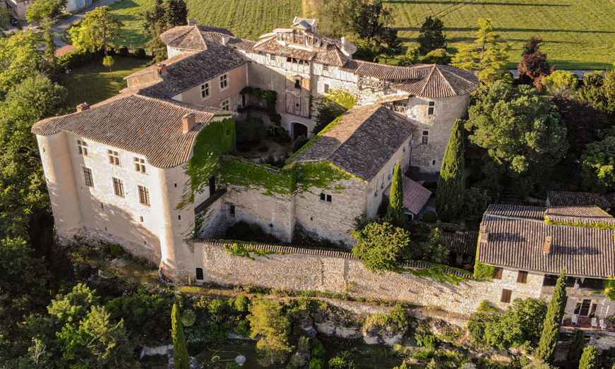 chateau de mauriac vue.PNG